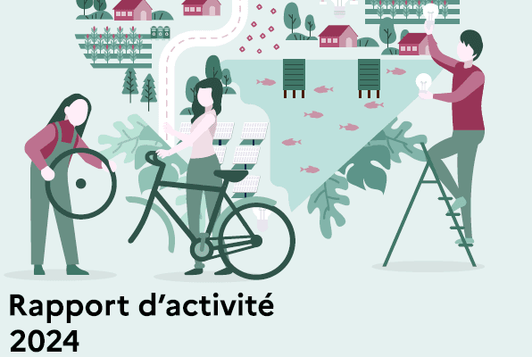 Dessin de personnes réparant un vélo ou des installations avec en arrière-plan des jardins potagers, des panneaux photovoltaïques, des ruches, des maisons...