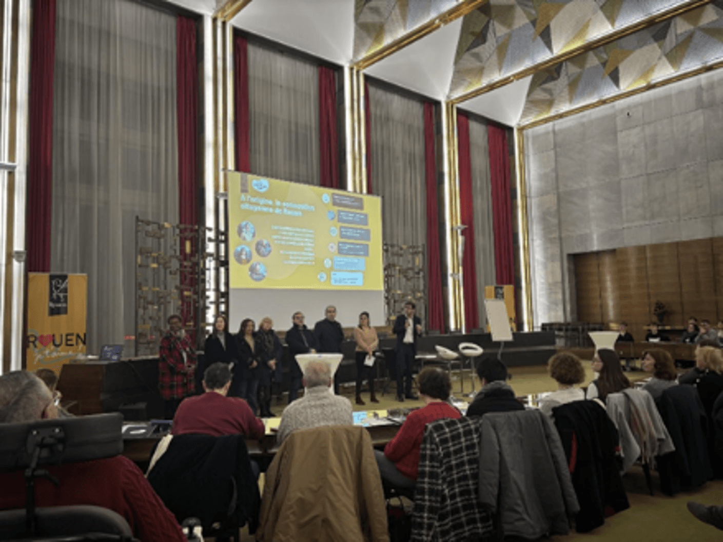 Groupe de personnes lors d'un atelier participatif