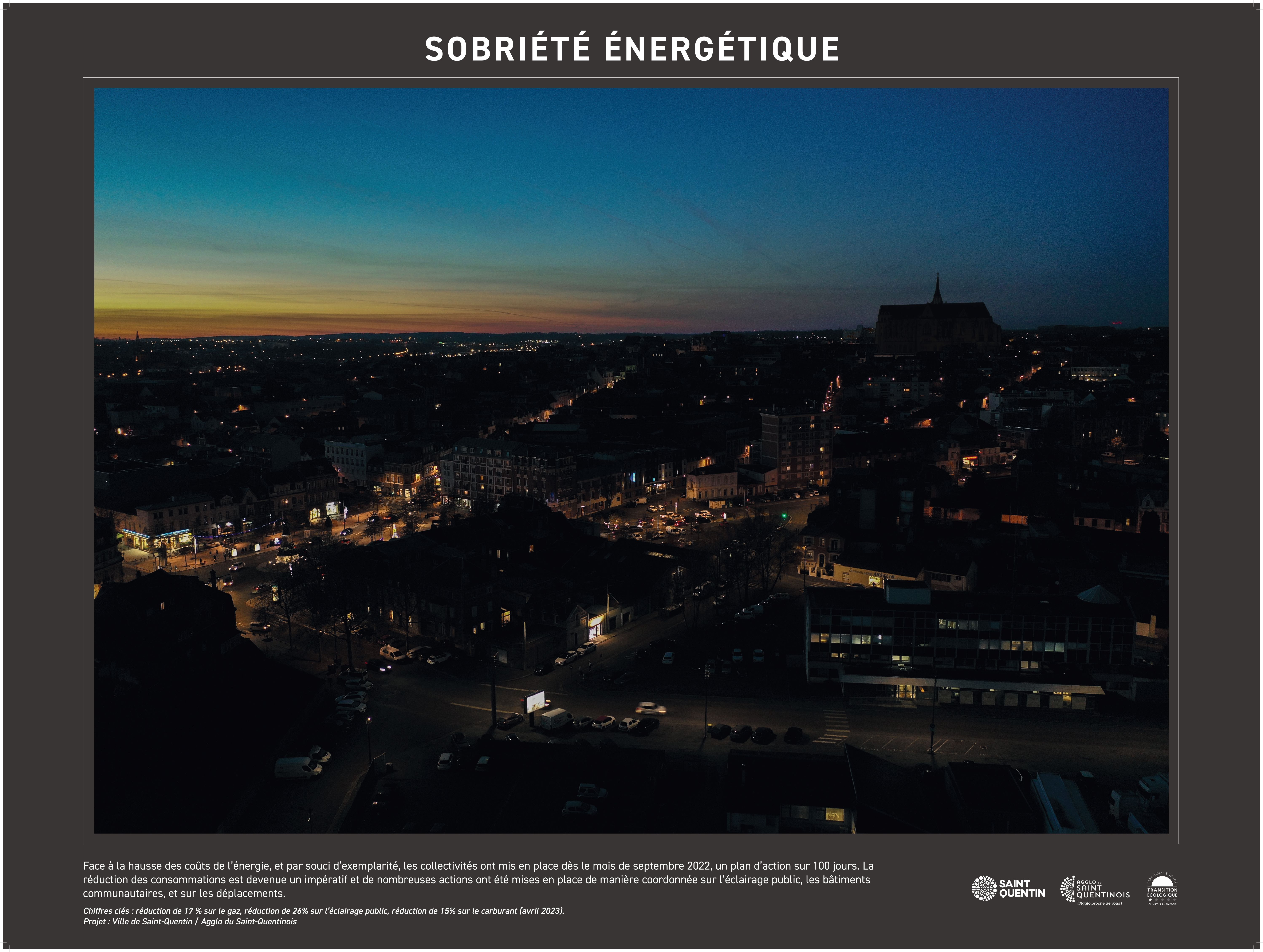 Panorama urbain de nuit, sans éclairage public
